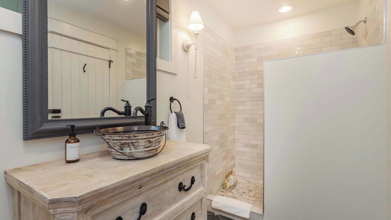 Photo of Bathroom in McEwen