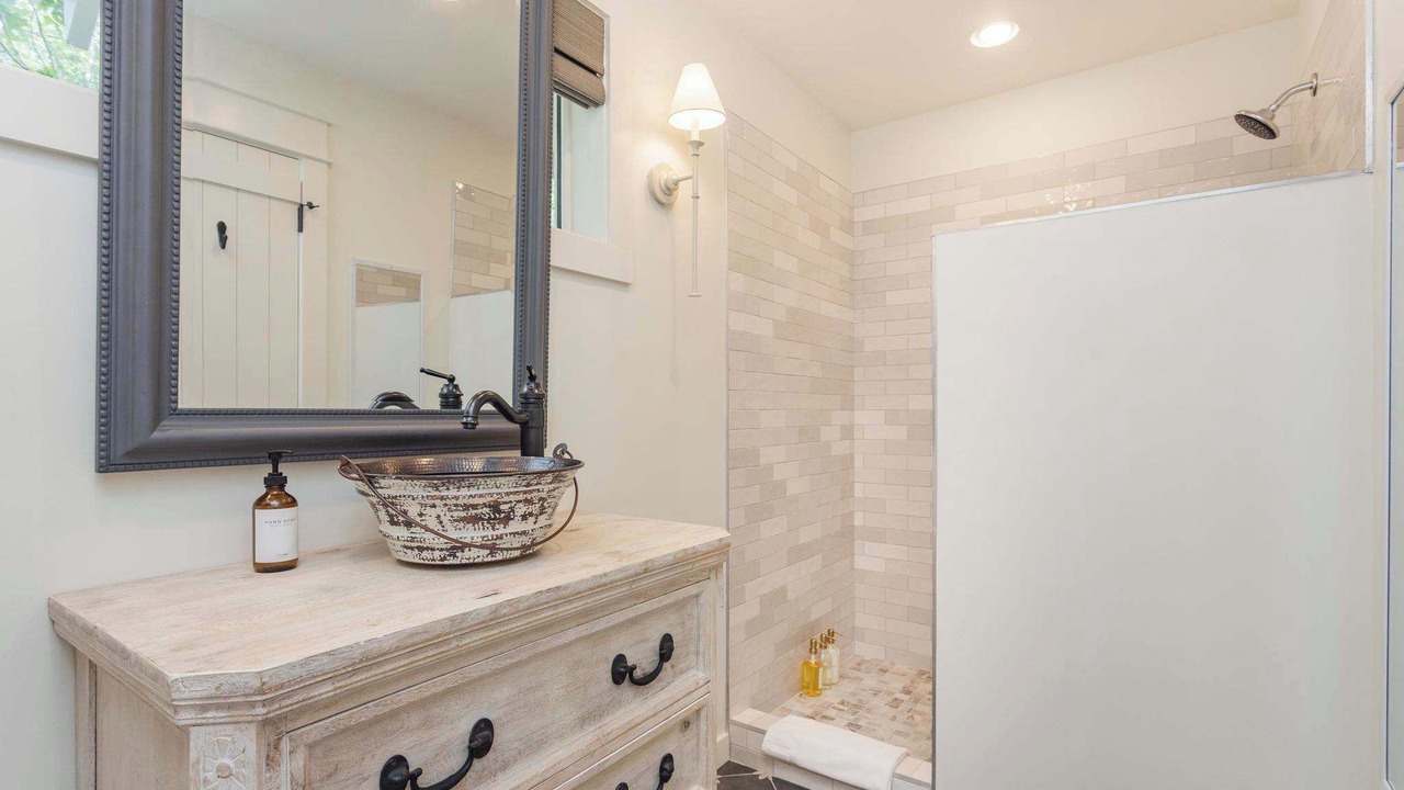 Photo of Bathroom in McEwen