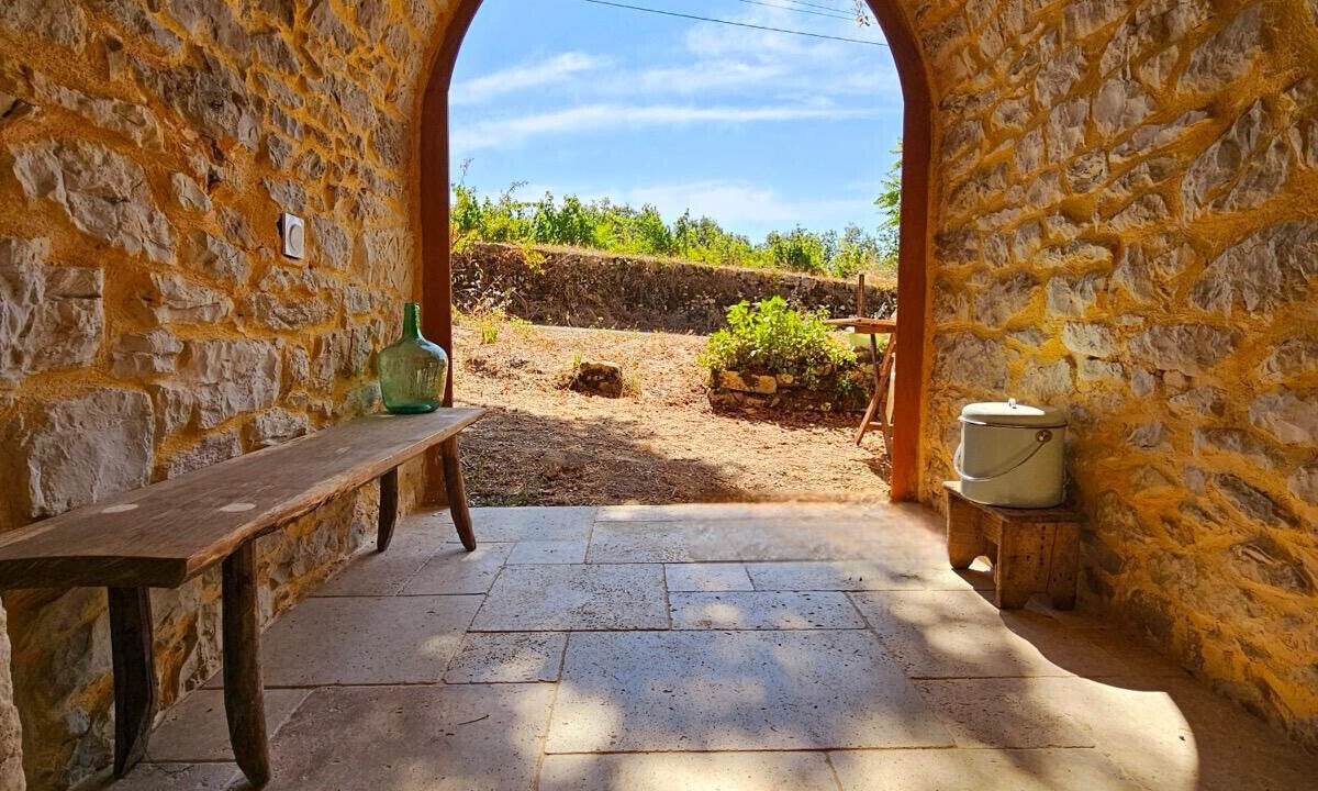 Photo of Patio Balcony in Saint-Vincent-Rive-d'Olt