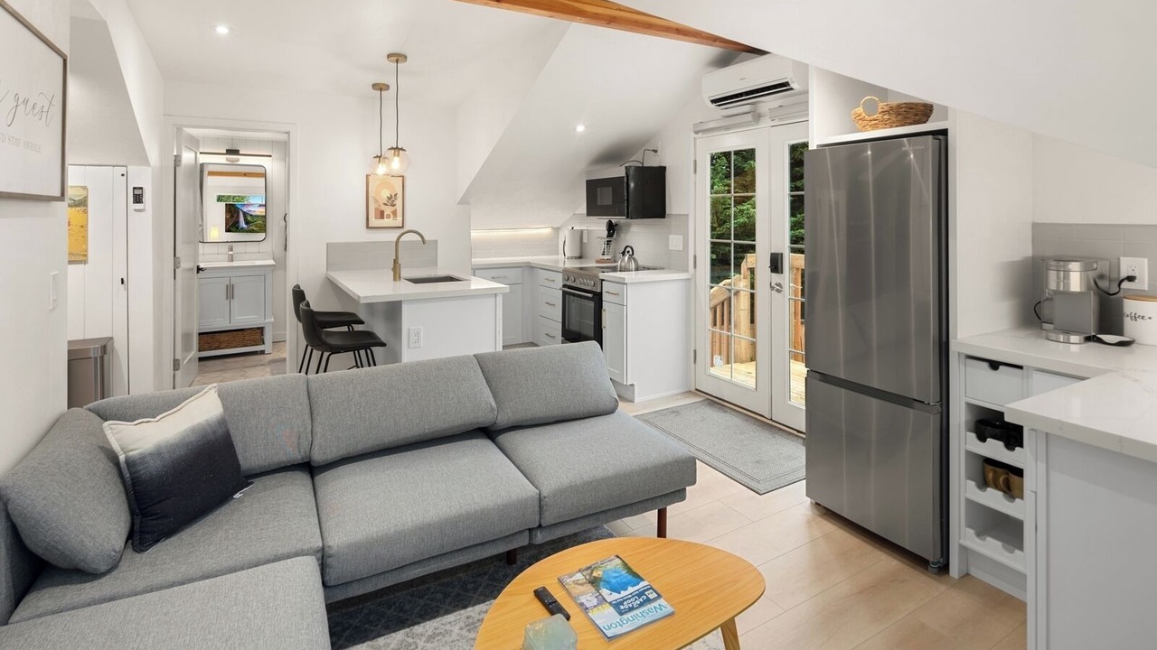 Photo of Others in Ballard