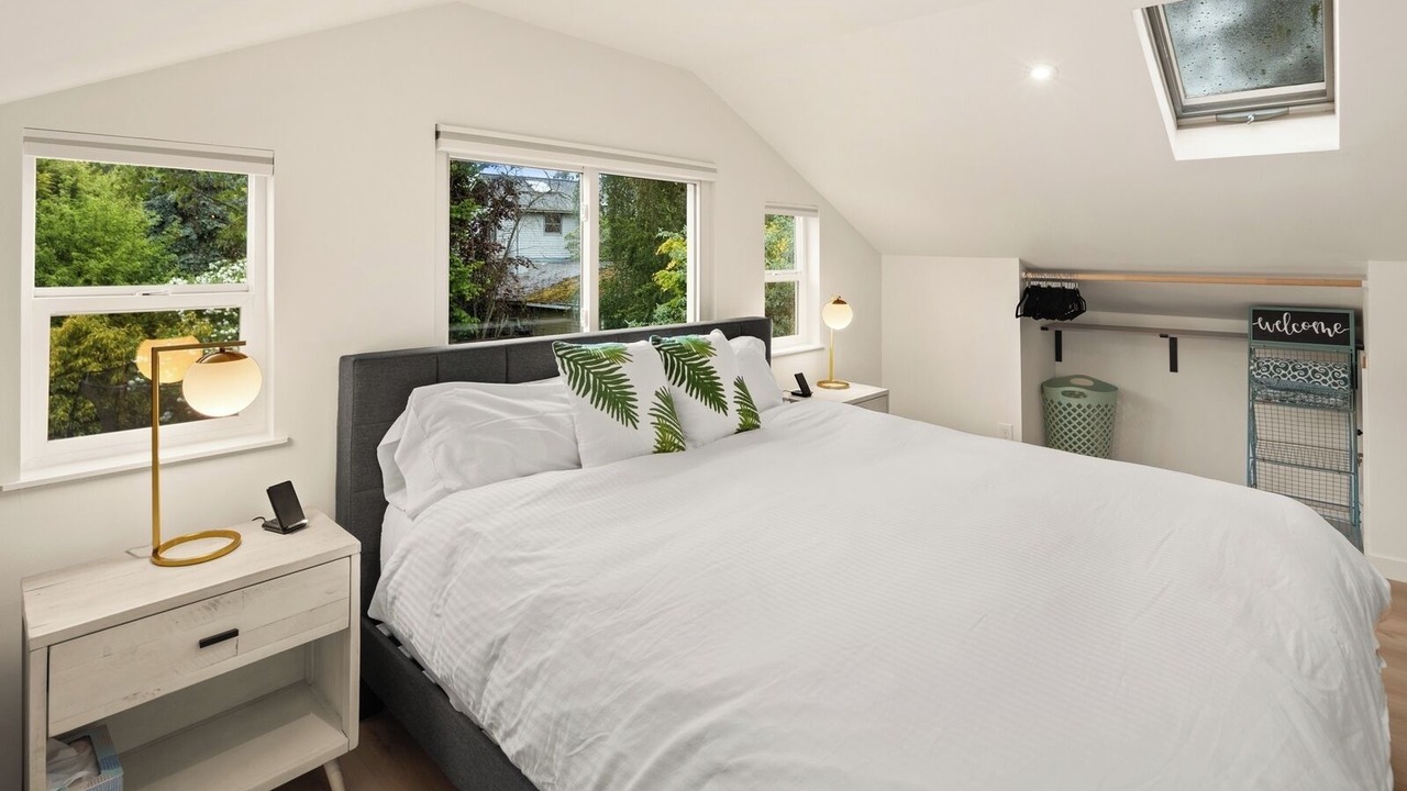 Photo of Others in Ballard