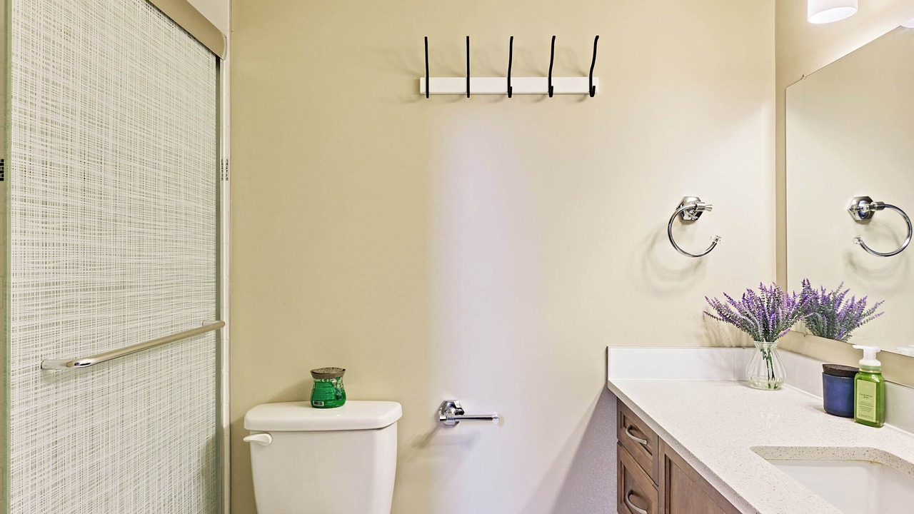 Photo of Bathroom in Valley Ridge