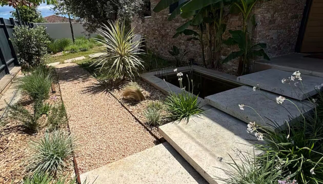 Photo of Outdoor in Saussan