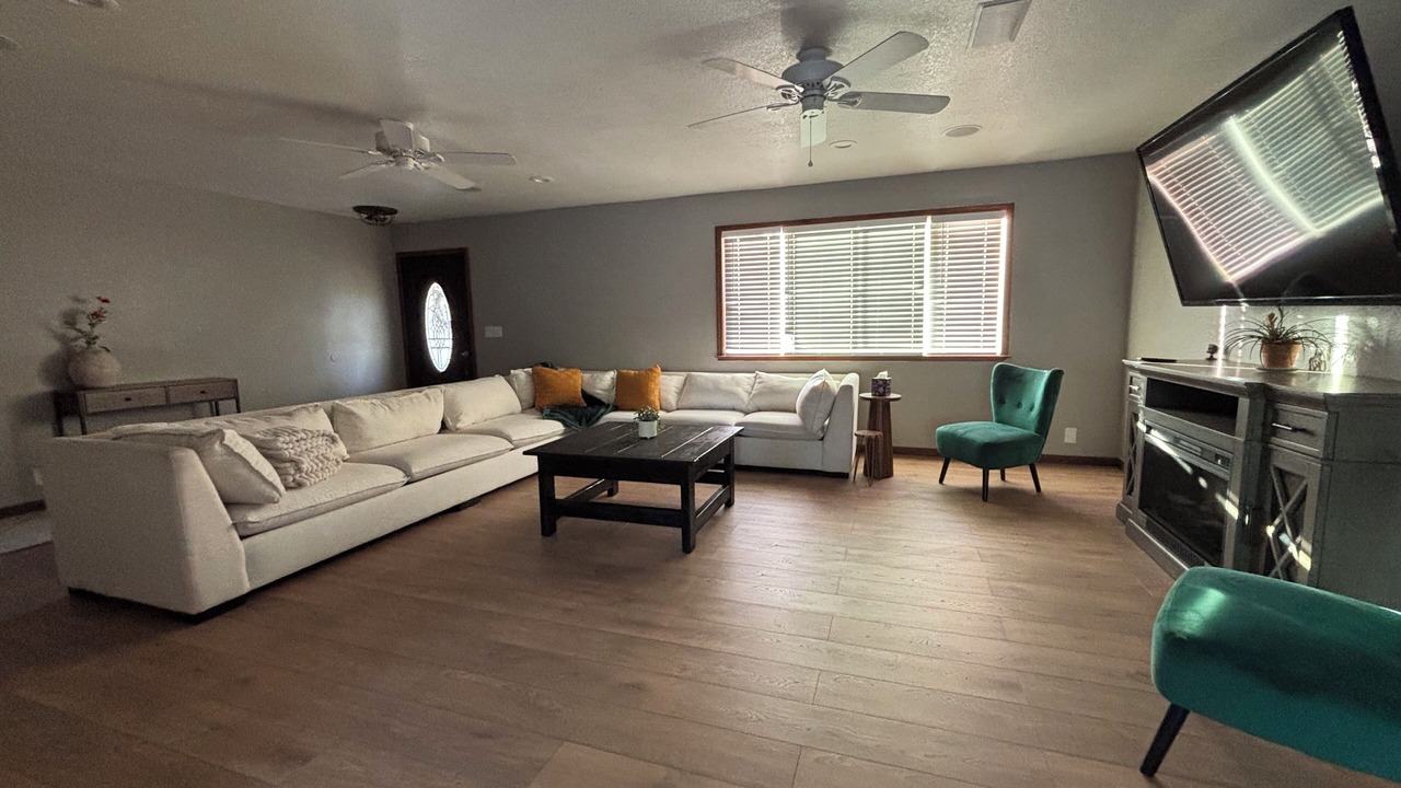 Photo of Livingroom in Downtown