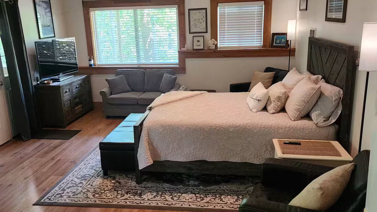 Photo of Bedroom in Marstons Mills