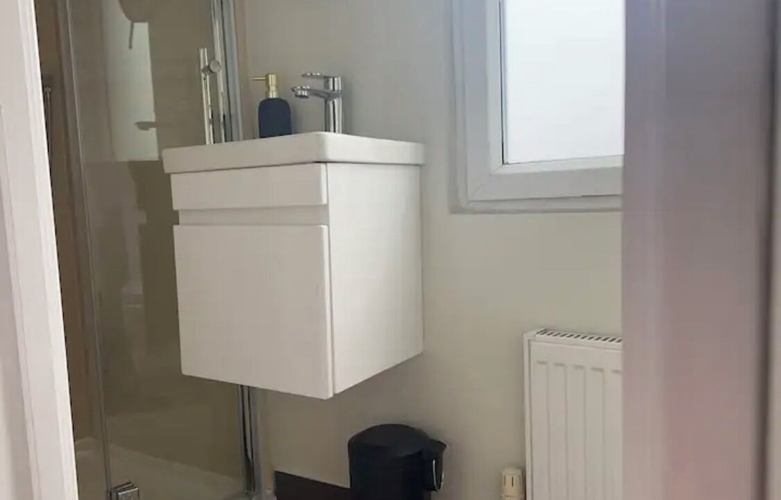 Photo of Bathroom in London Borough of Hounslow