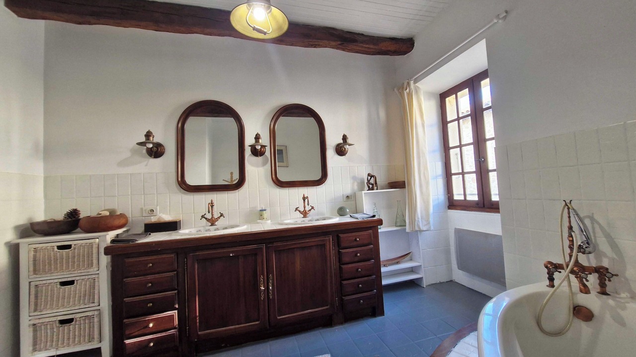 Photo of Bathroom in Estipouy