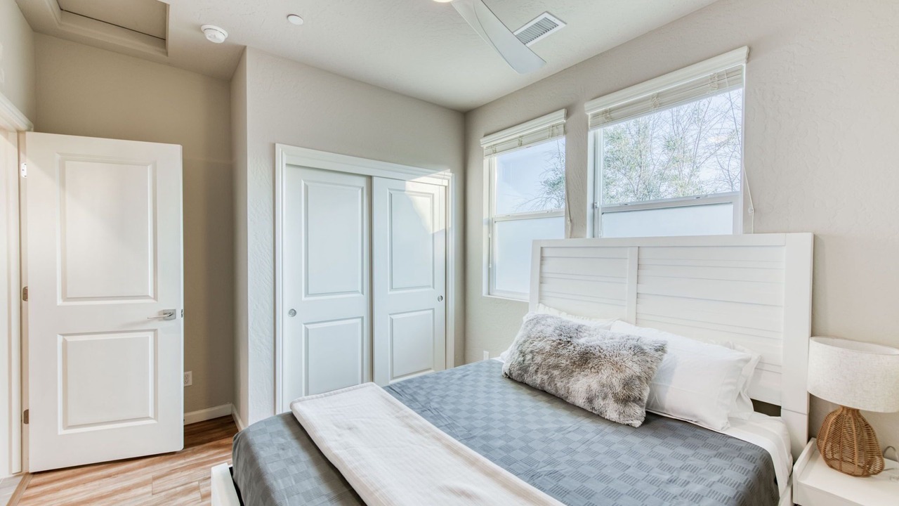 Photo of Bedroom in Raisin
