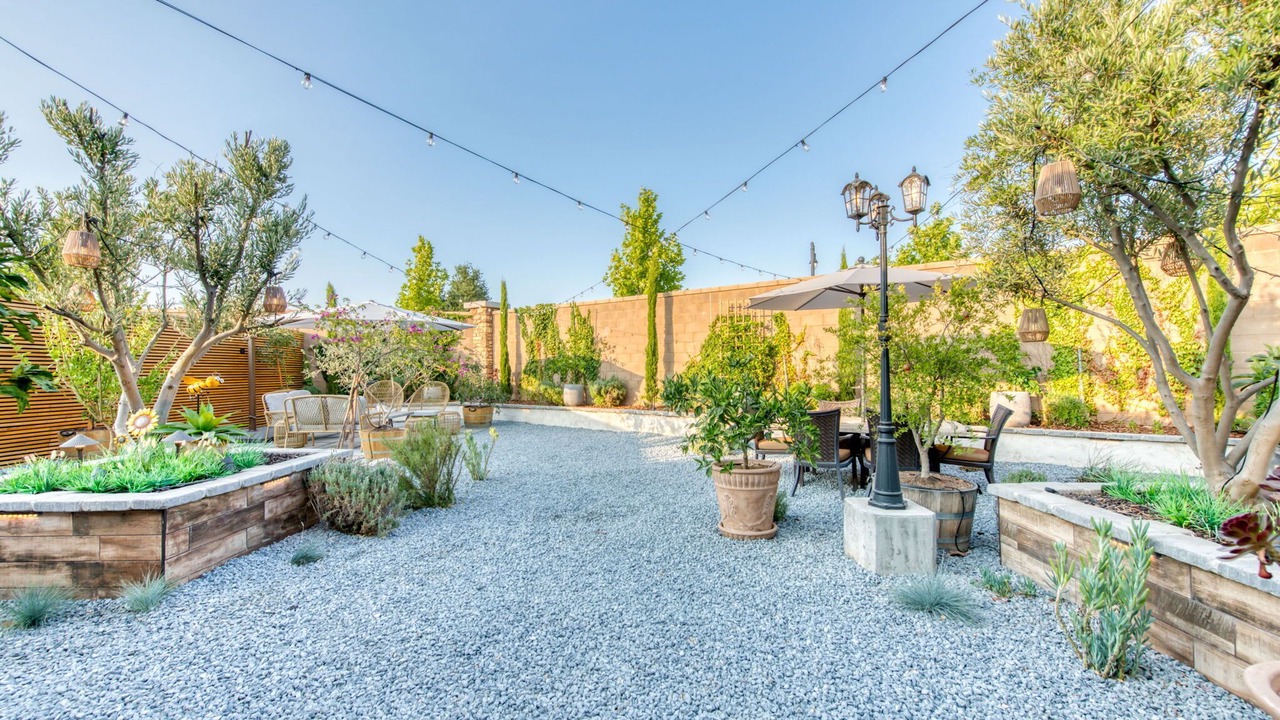 Photo of Outdoor in Raisin