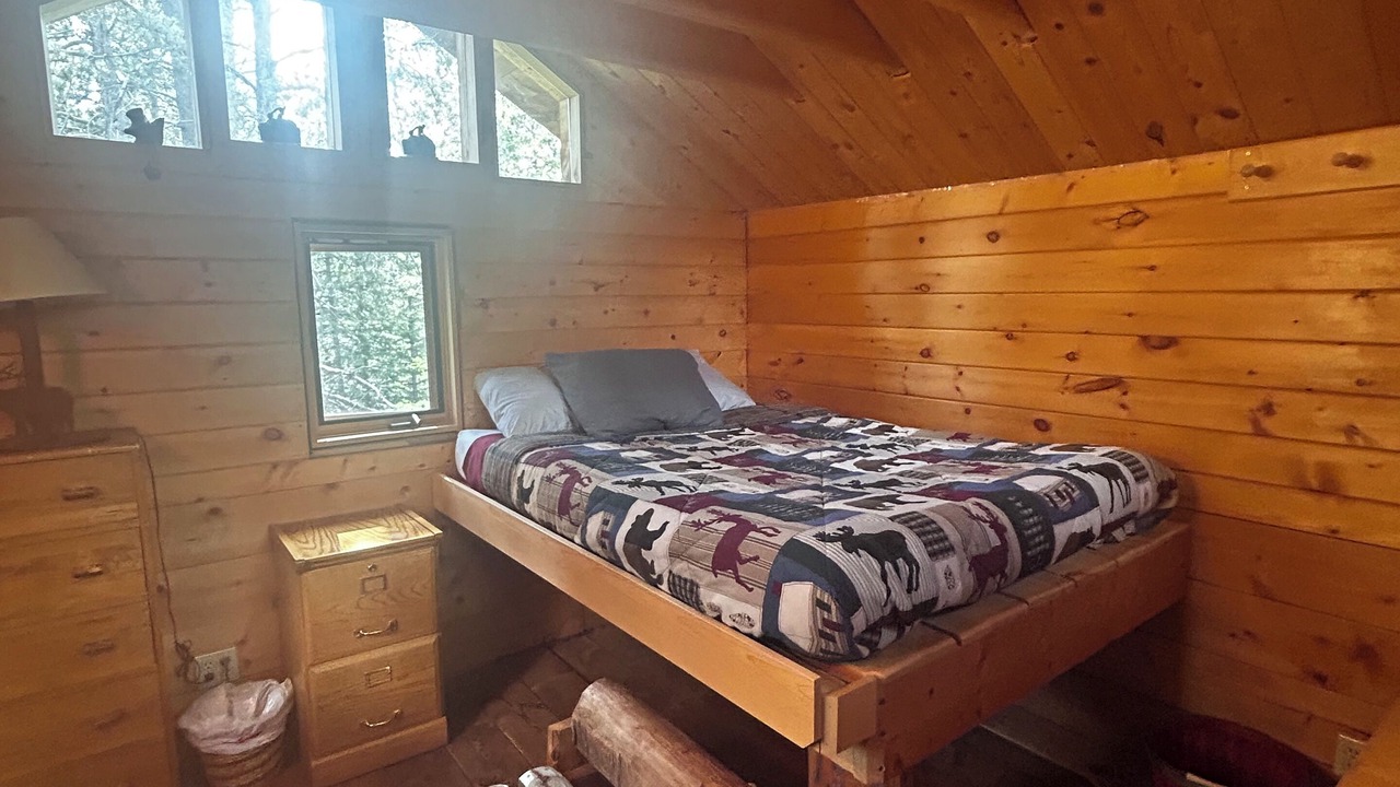 Photo of Bedroom in Cooke City-Silver Gate