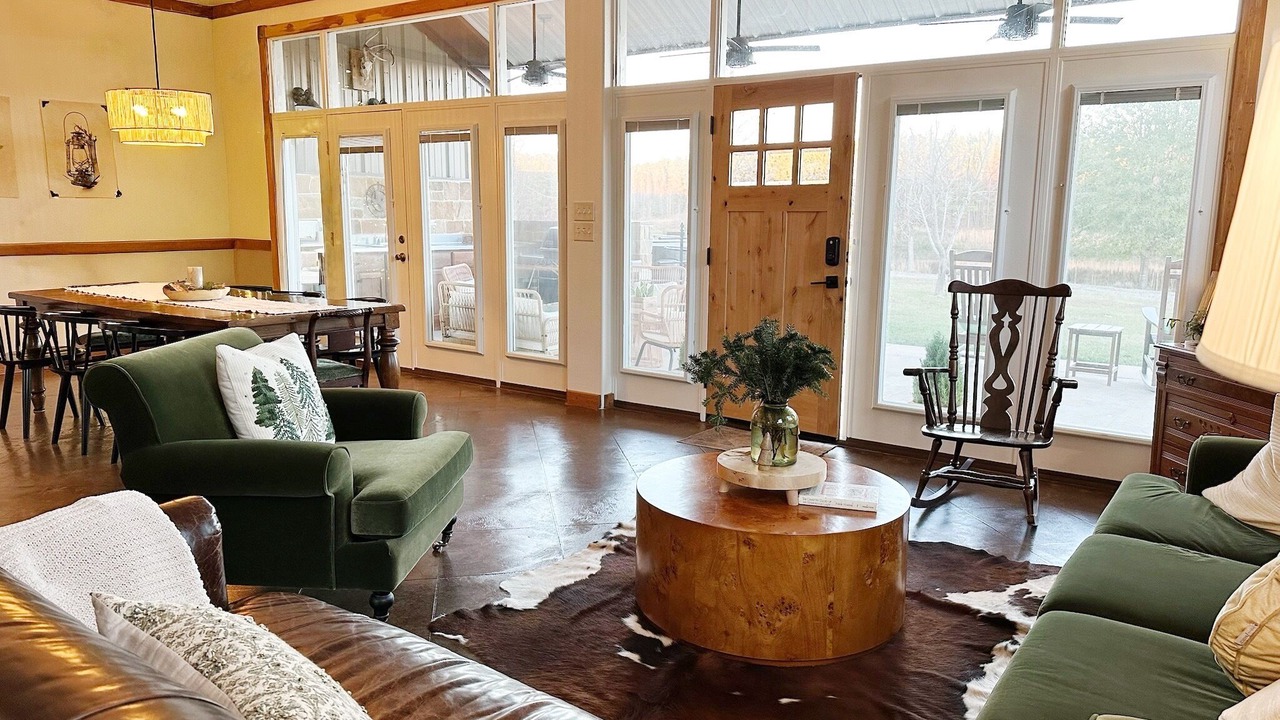 Photo of Livingroom in Cherokee County