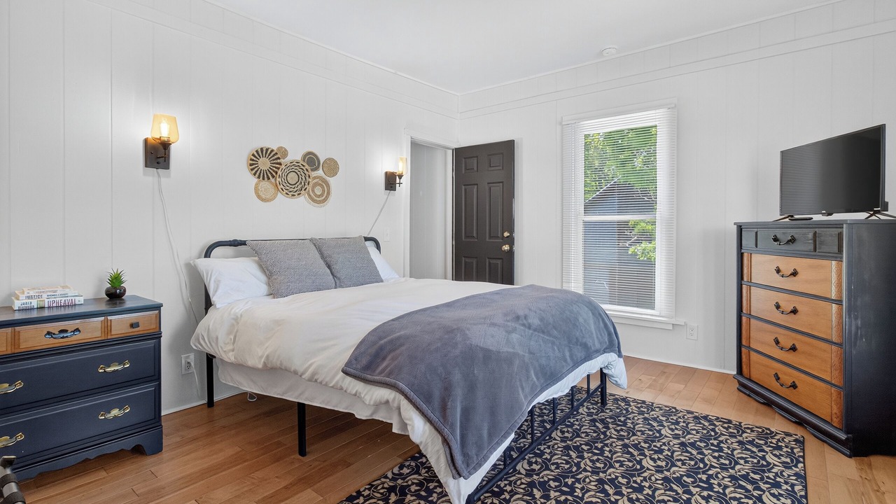 Photo of Bedroom in Bristol Hills