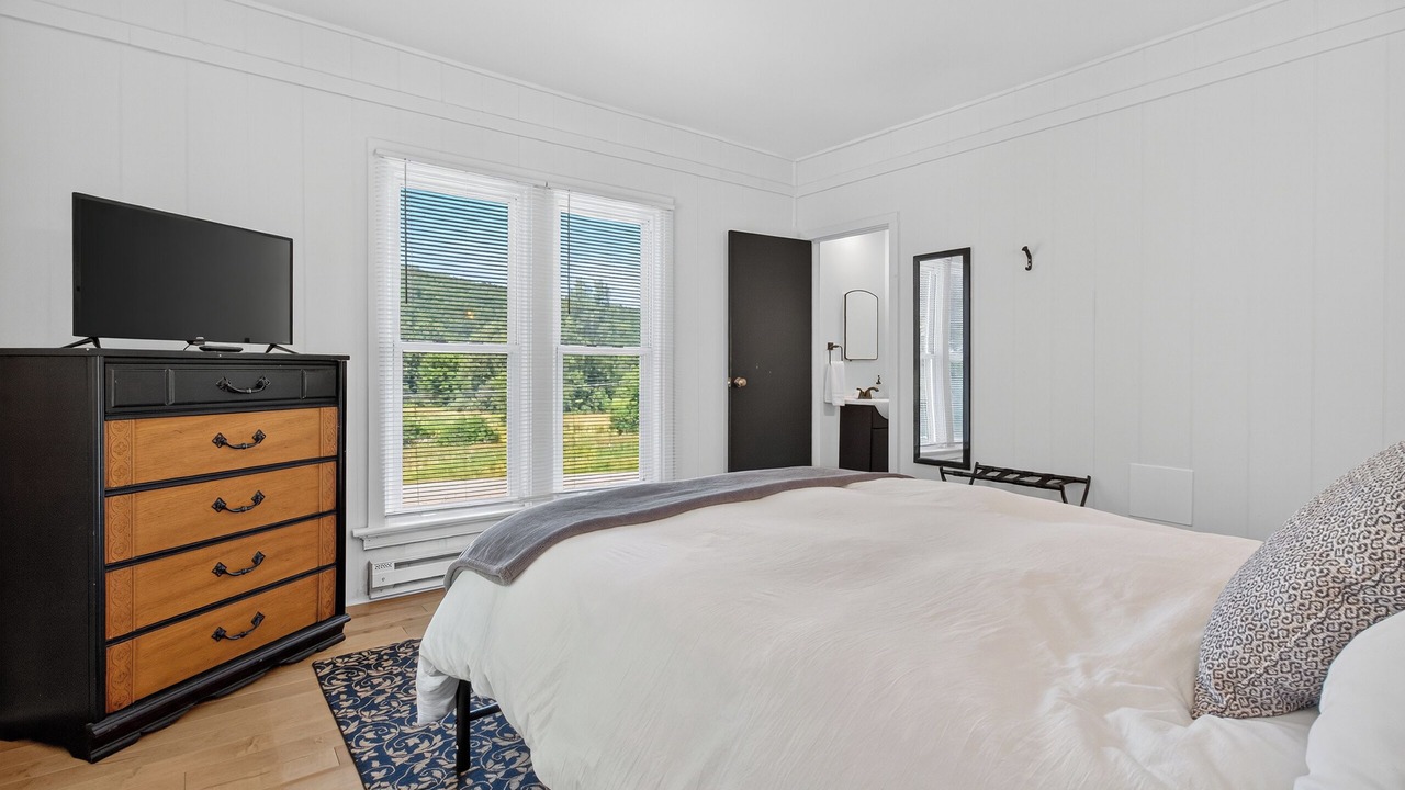 Photo of Bedroom in Bristol Hills