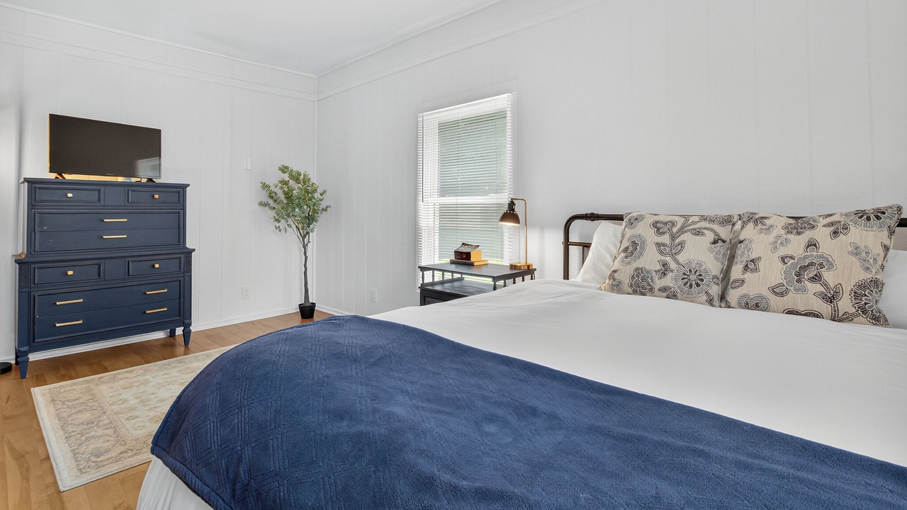 Photo of Bedroom in Bristol Hills