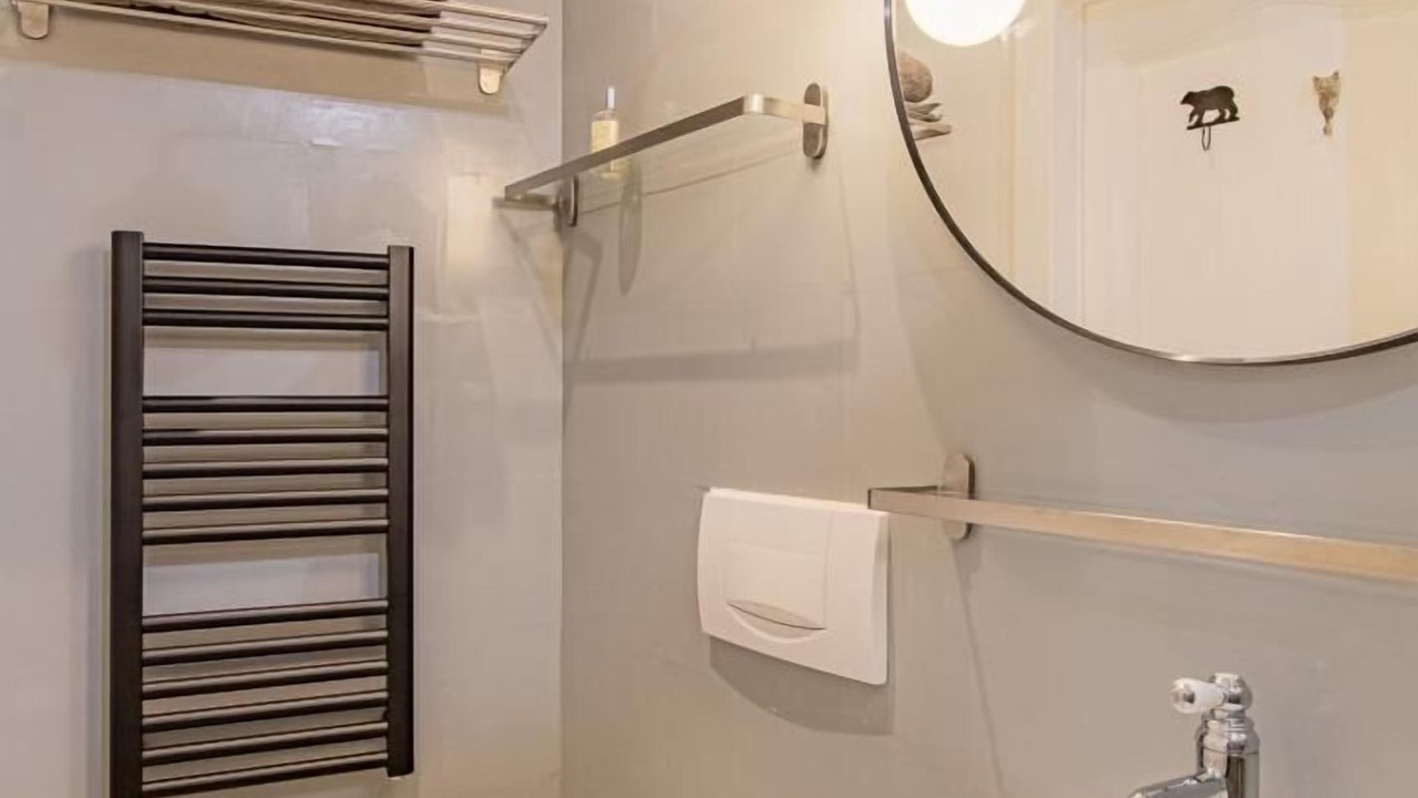 Photo of Bathroom in Saint-Sernin-du-Plain