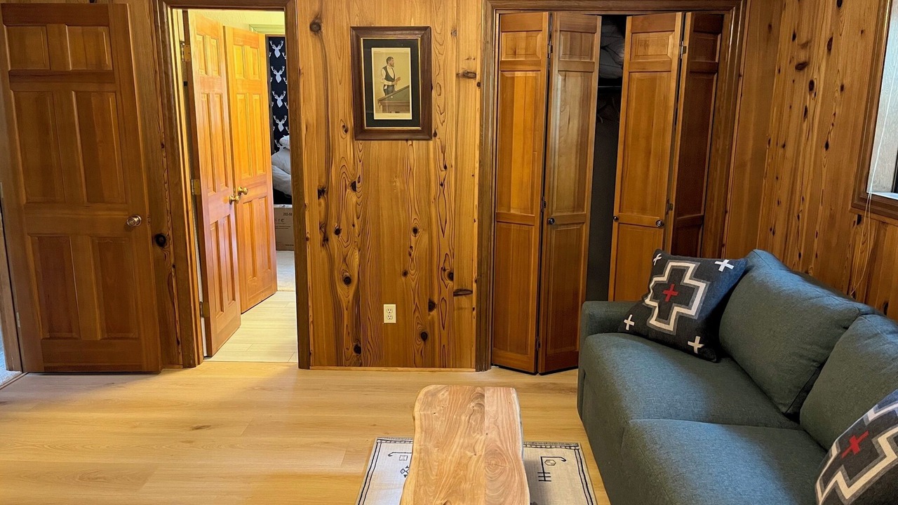 Photo of Livingroom in Black Butte Ranch
