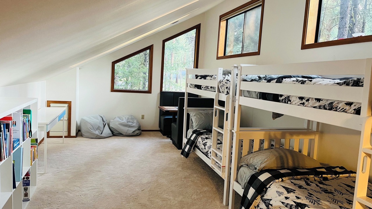 Photo of Bedroom in Black Butte Ranch