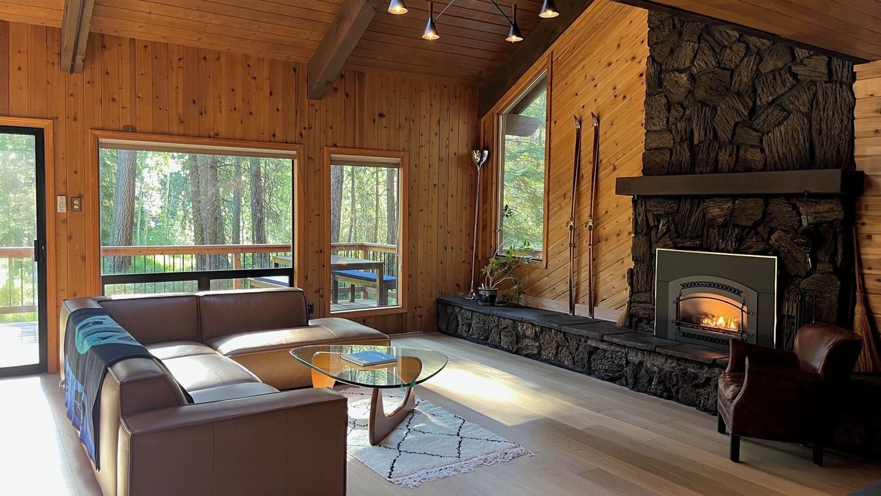 Photo of Livingroom in Black Butte Ranch