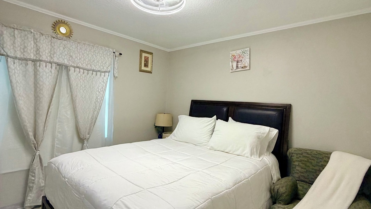 Photo of Bedroom in Pine Hills