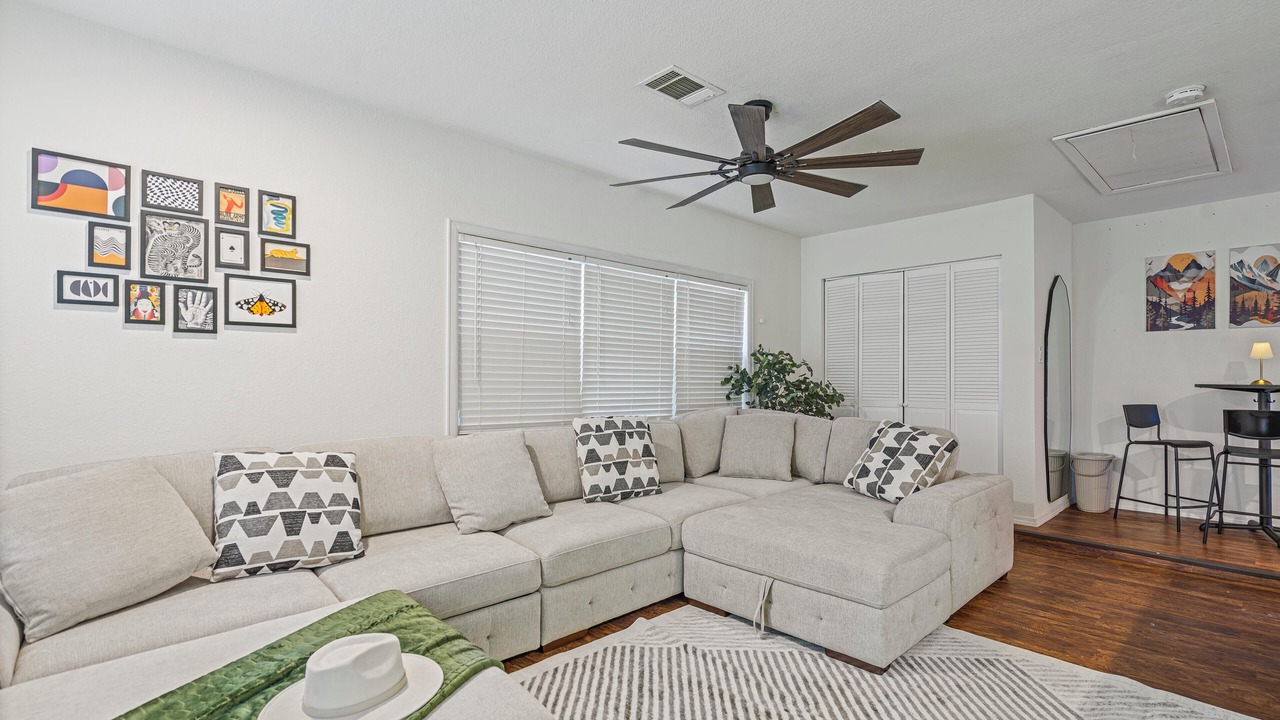 Photo of Livingroom in Franklin Park