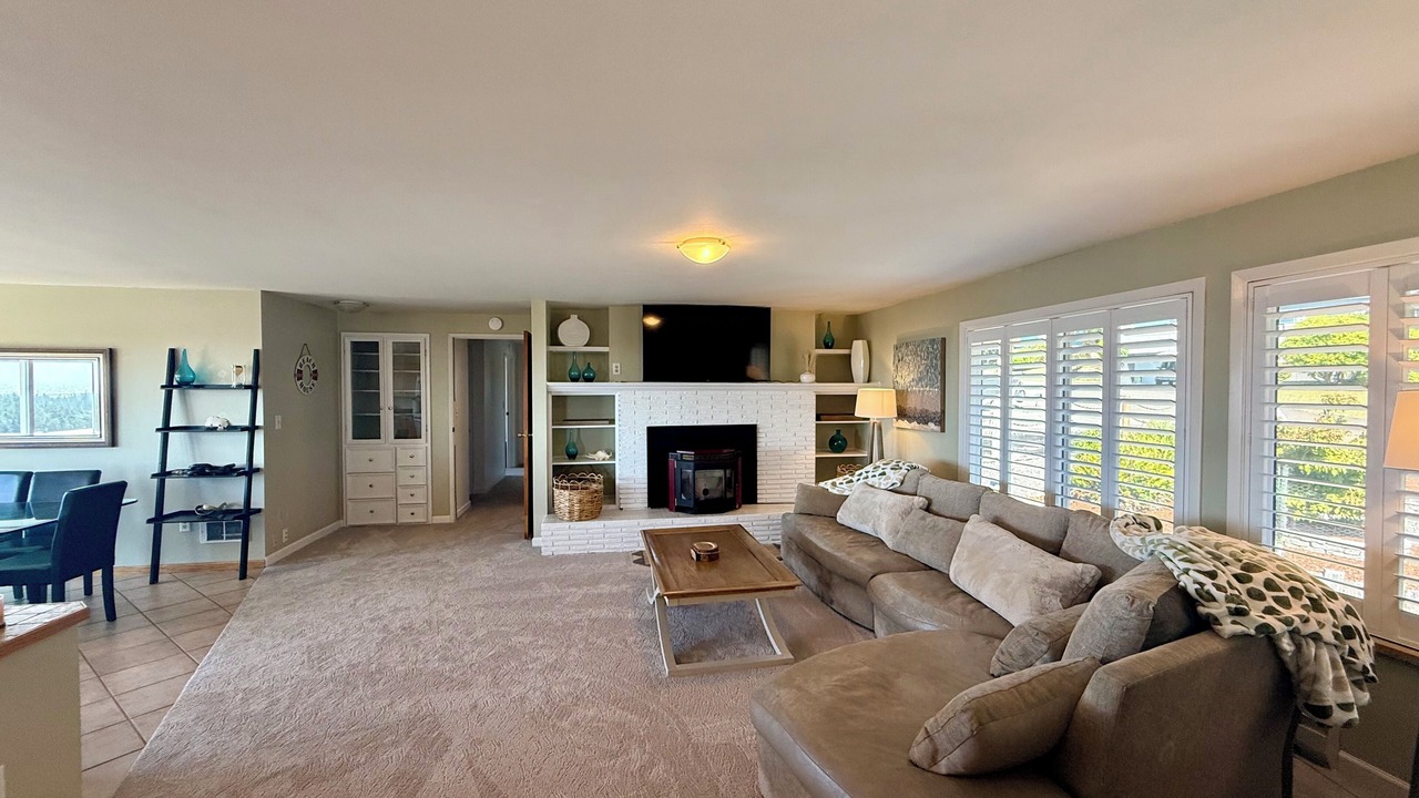 Photo of Bedroom in Winchester Bay