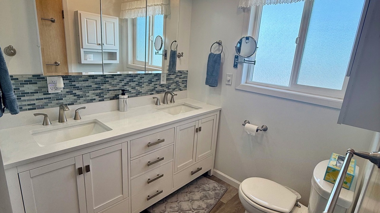 Photo of Bathroom in Winchester Bay