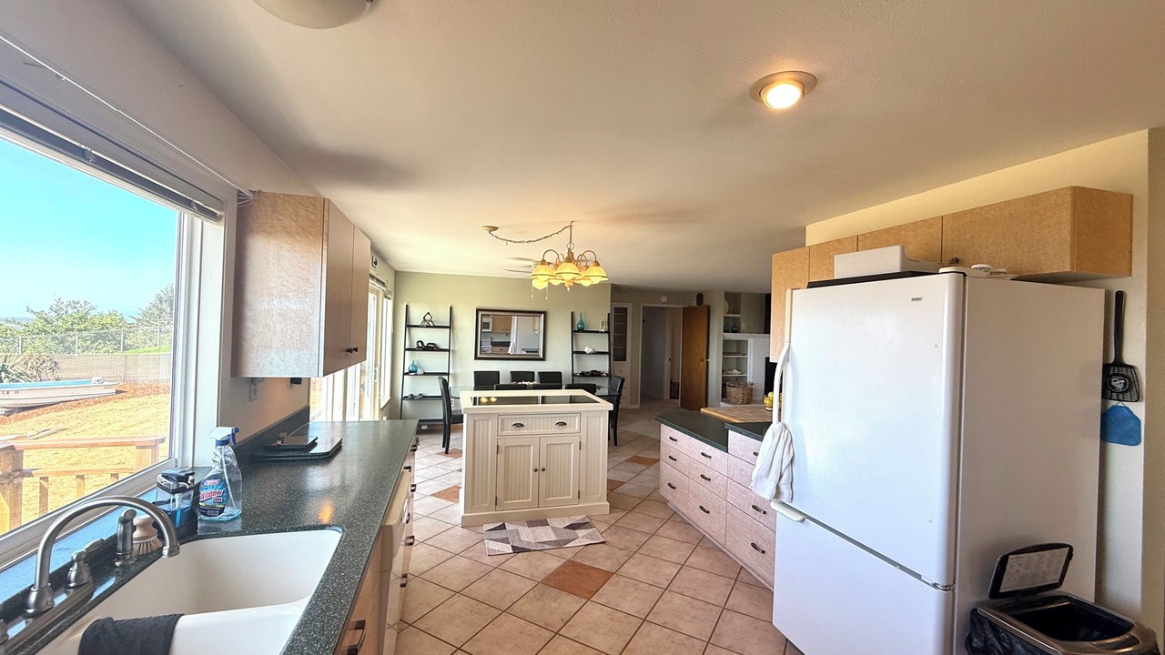 Photo of Kitchen in Winchester Bay