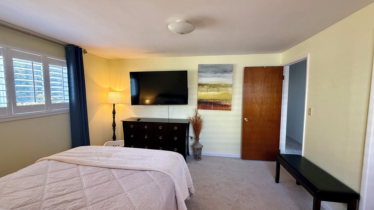 Photo of Bedroom in Winchester Bay