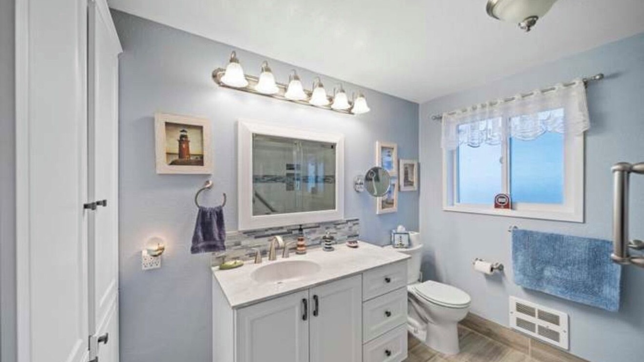 Photo of Bathroom in Winchester Bay