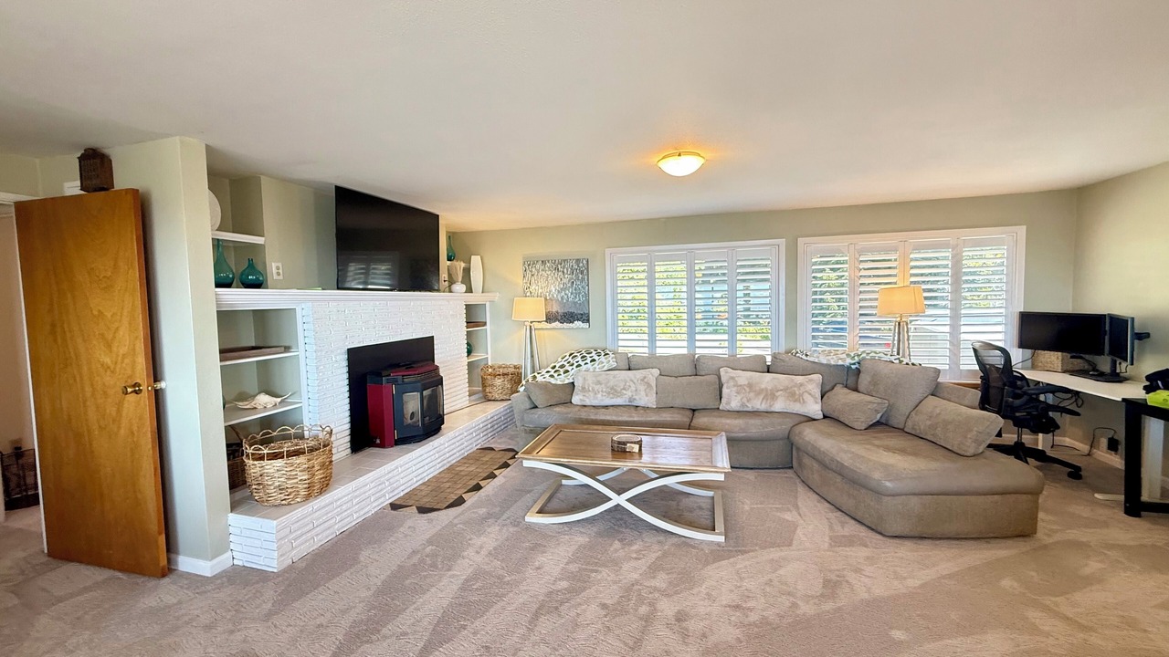 Photo of Bedroom in Winchester Bay