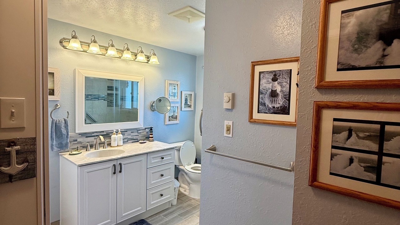 Photo of Bathroom in Winchester Bay