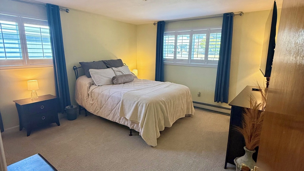 Photo of Bedroom in Winchester Bay