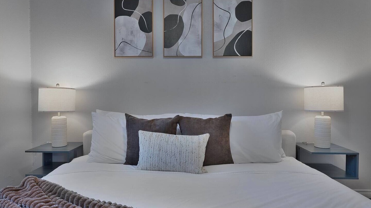 Photo of Bedroom in Lake Highlands