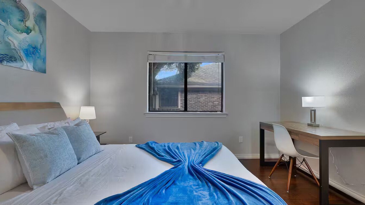 Photo of Bedroom in Lake Highlands