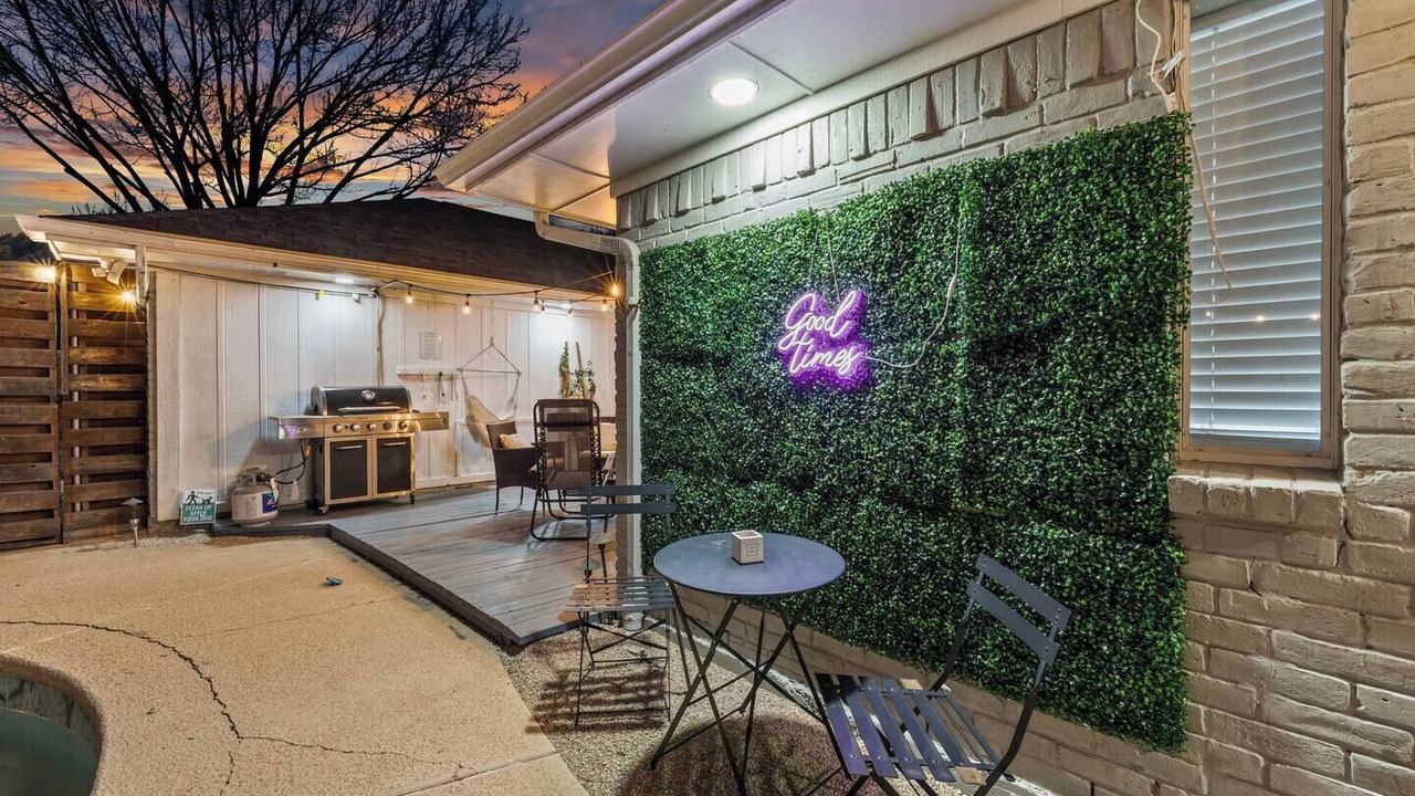 Photo of Outdoor in Lake Highlands
