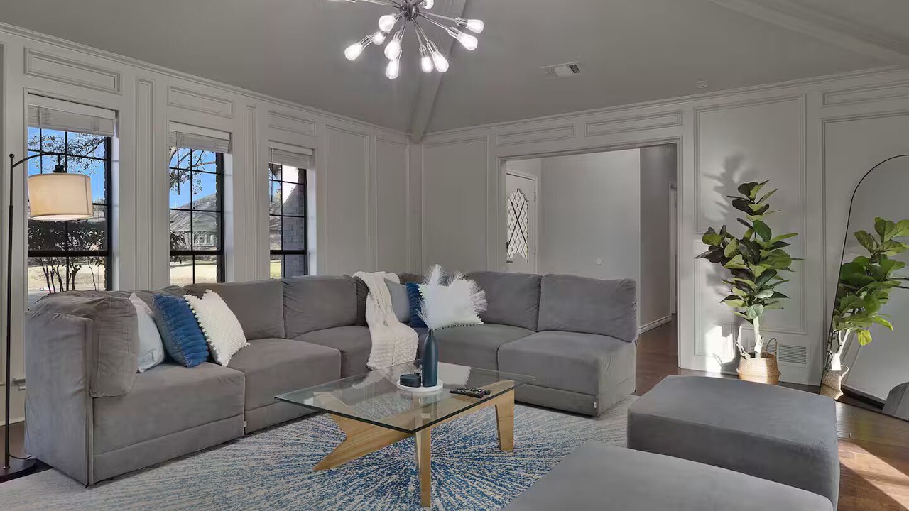 Photo of Livingroom in Lake Highlands