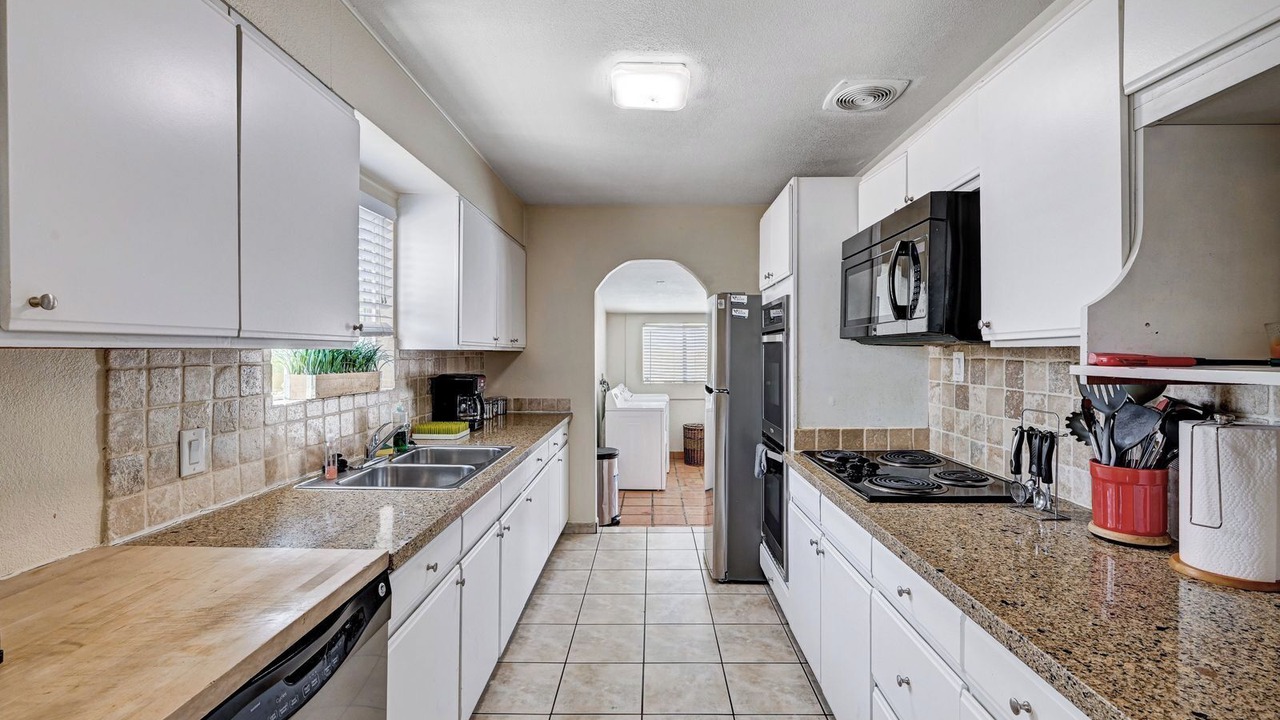 Photo of Kitchen in Rancho Oakey