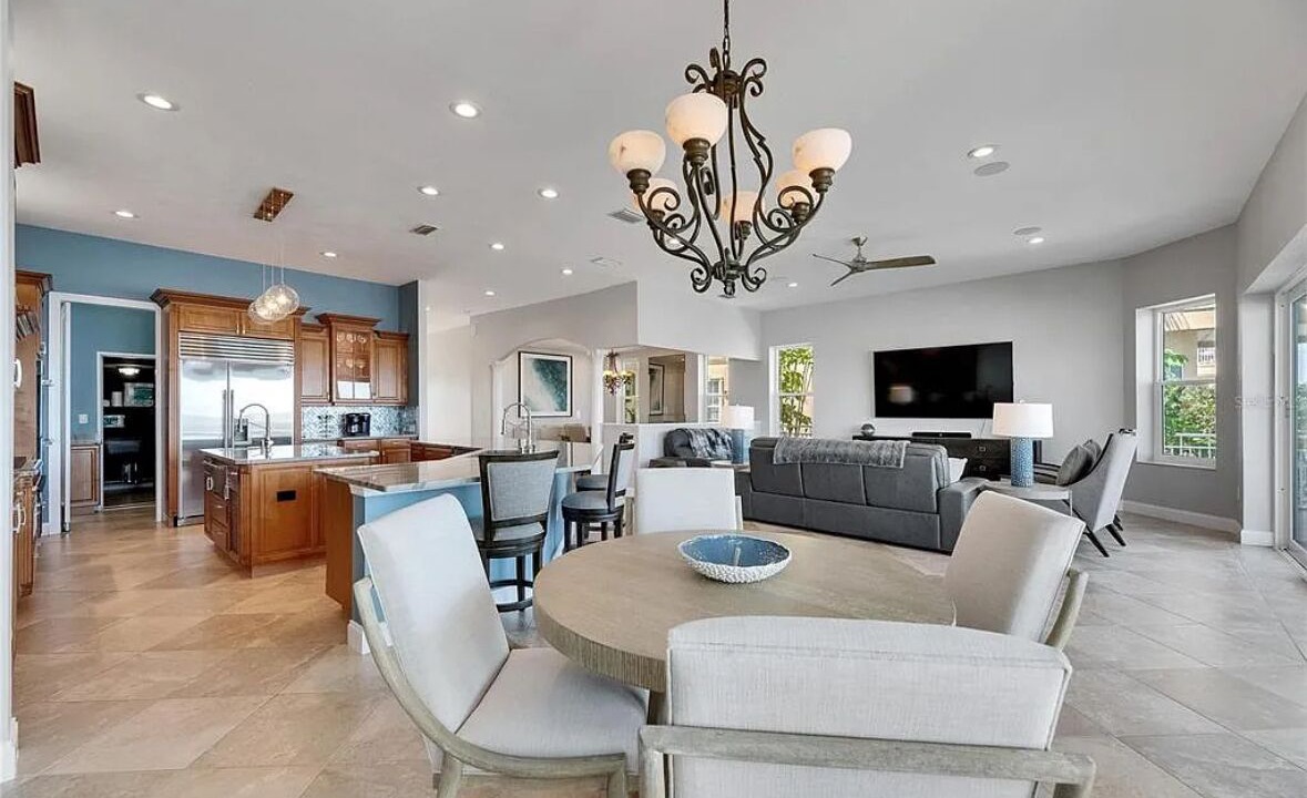Photo of Livingroom in Apollo Beach