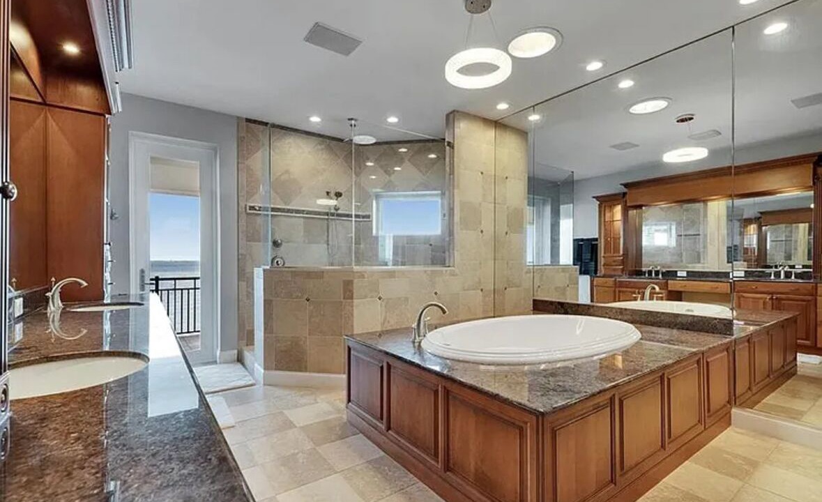Photo of Bathroom in Apollo Beach