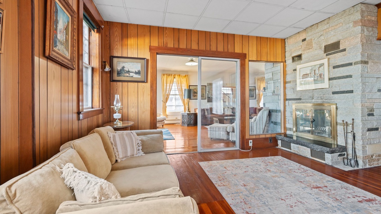 Photo of Livingroom in Lochmere