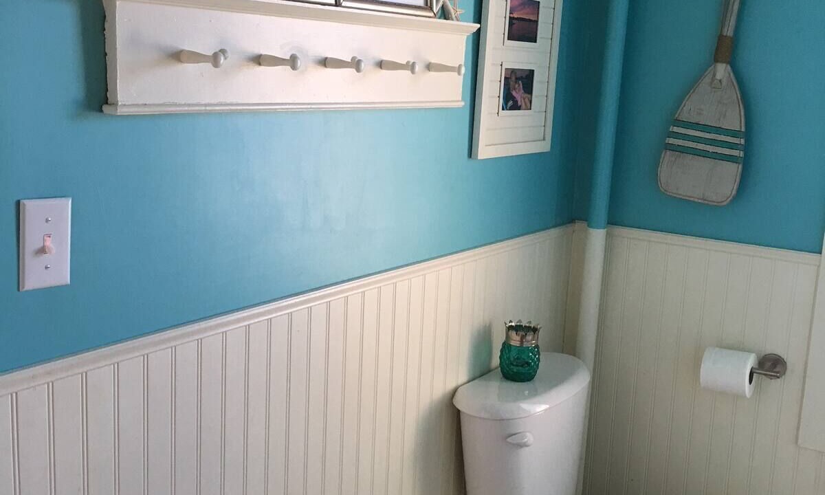 Photo of Bathroom in Niles