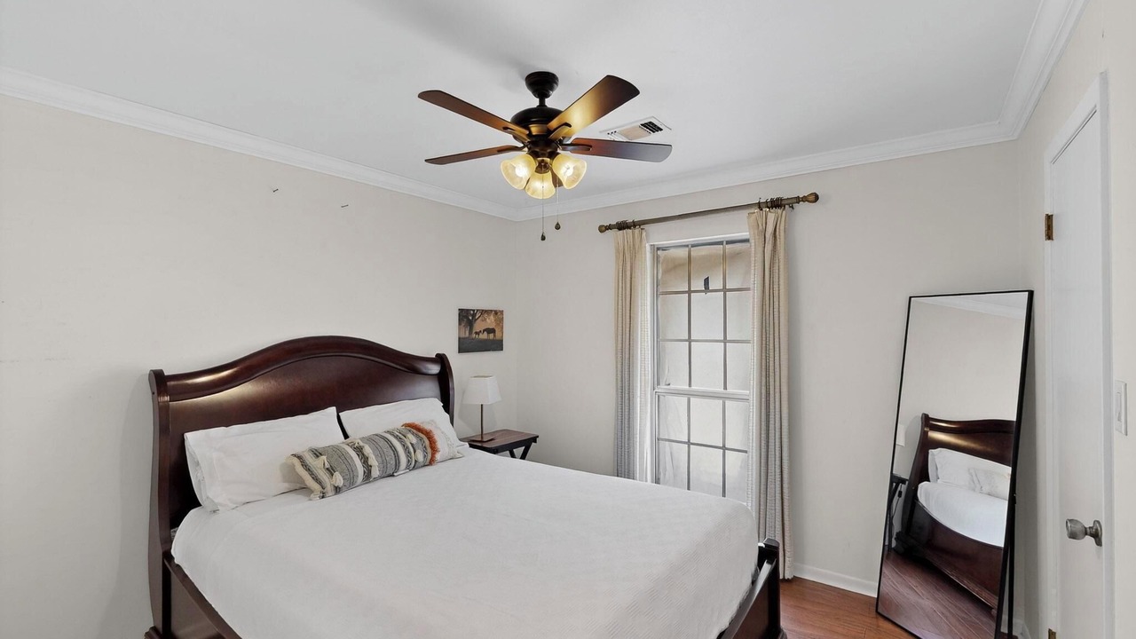 Photo of Bedroom in Whitesboro