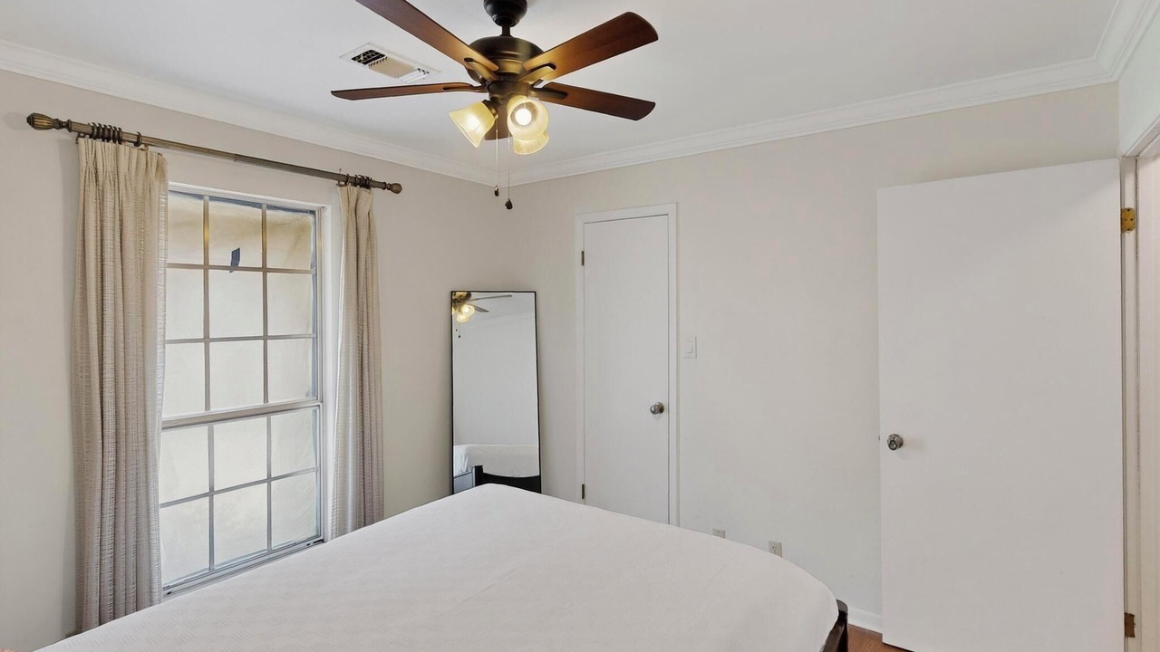 Photo of Bedroom in Whitesboro