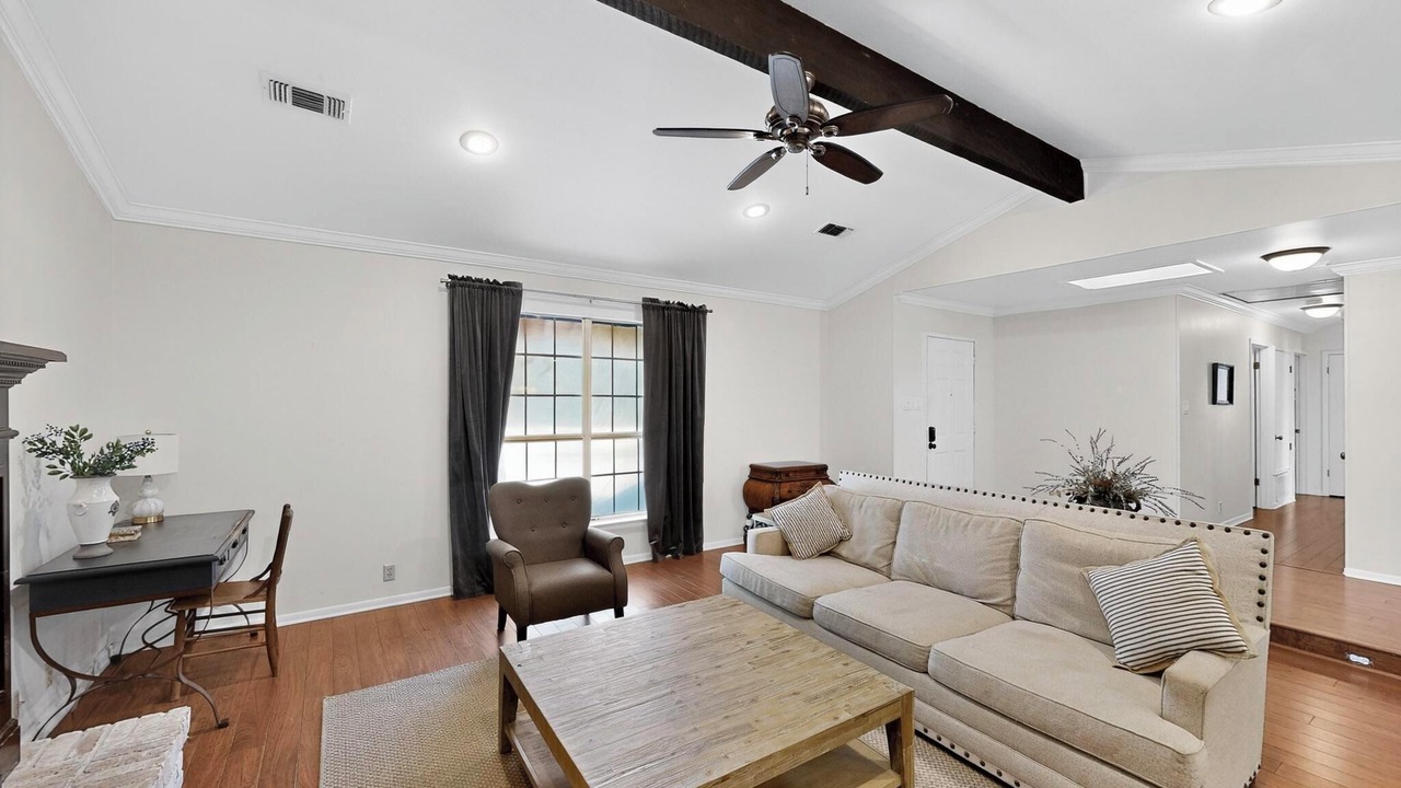 Photo of Livingroom in Whitesboro