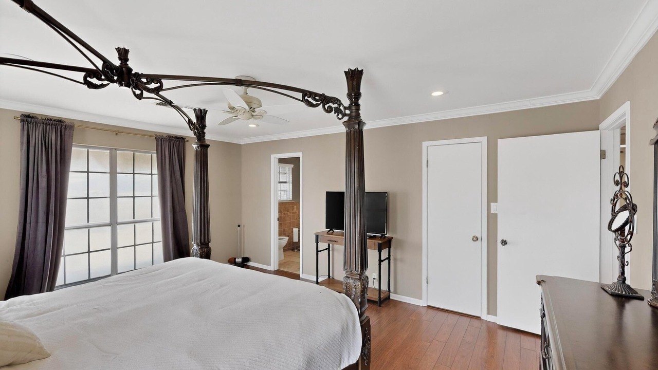 Photo of Bedroom in Whitesboro
