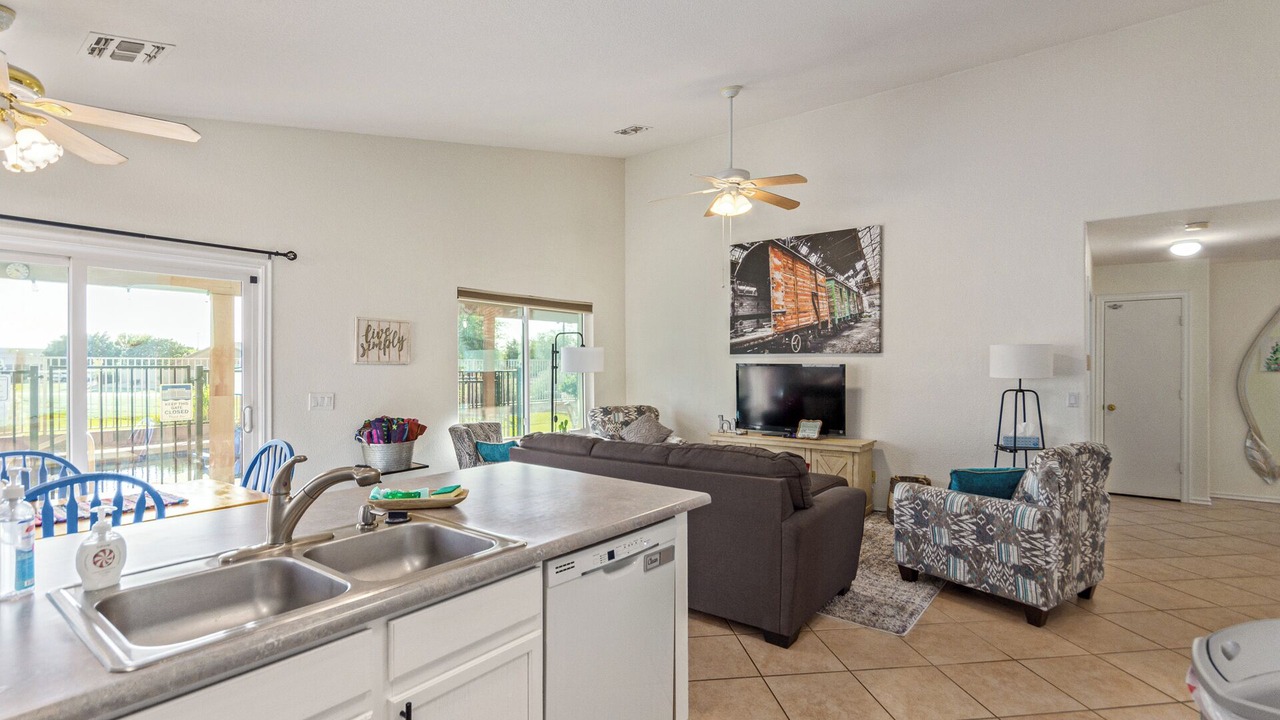 Photo of Livingroom in Parkwood Ranch