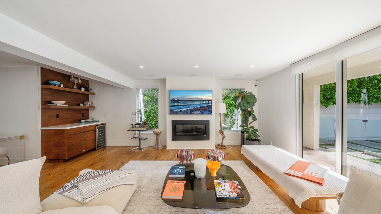Photo of Livingroom in Beverlywood