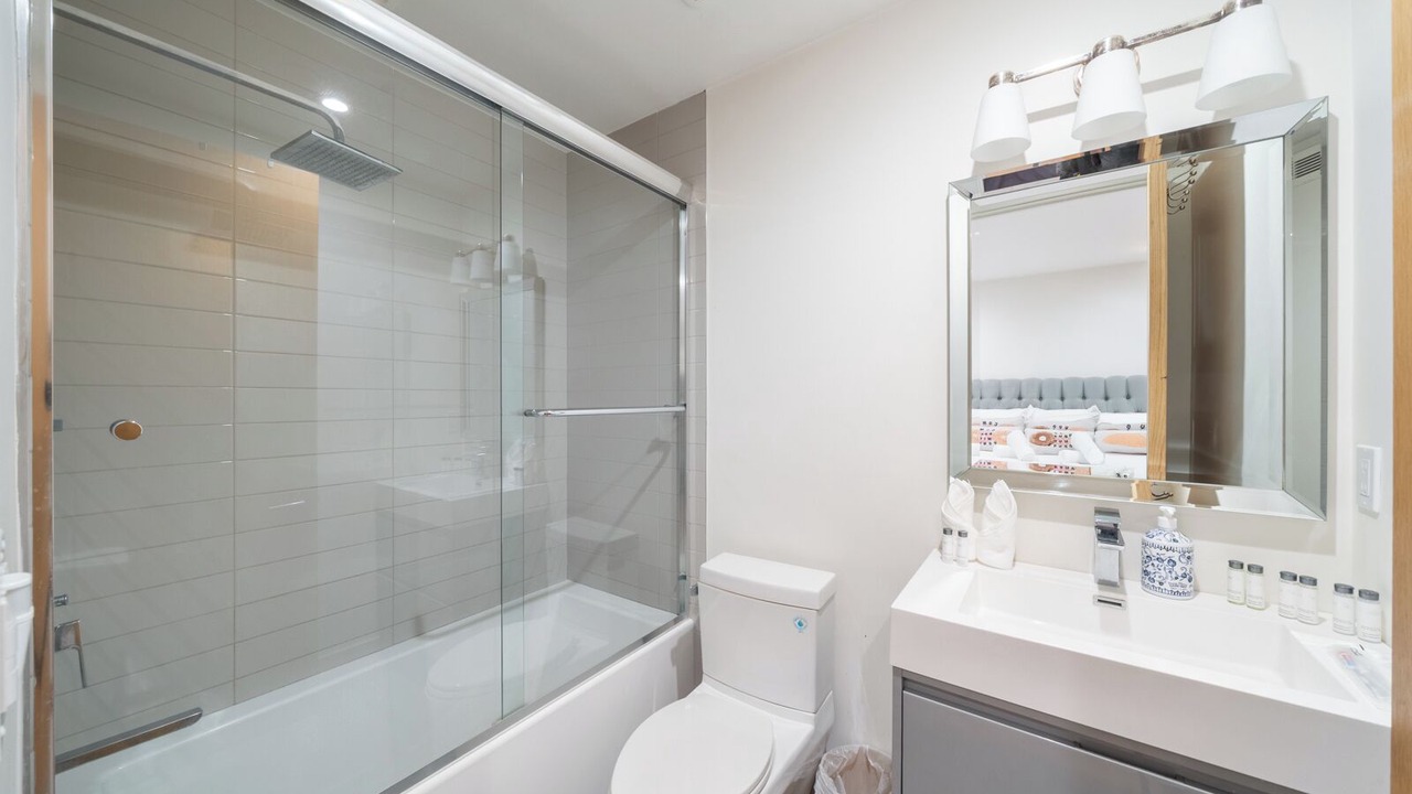 Photo of Bathroom in Beverlywood