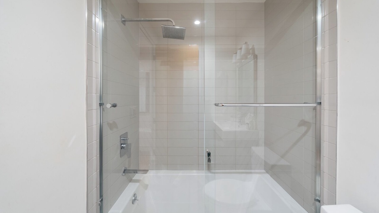Photo of Bathroom in Beverlywood