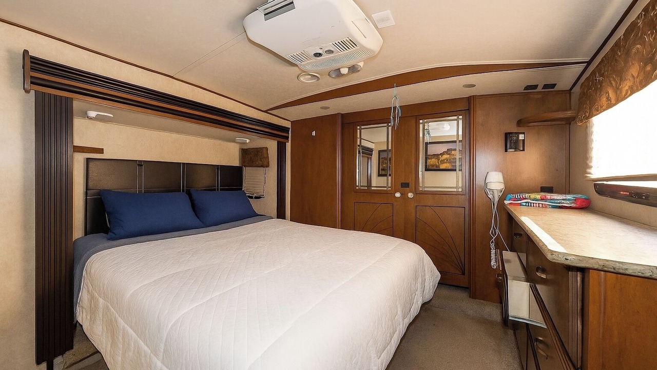 Photo of Bedroom in Miller Beach